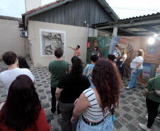 Visitas Guiadas e bate-papo com artista Lilian Gassen na programação de abril no MIS-PR