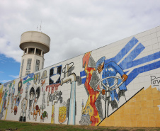 Em Curitiba, Painel de Poty Lazzarotto sobre o saneamento completa 30 anos