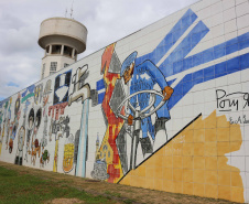 Em Curitiba, Painel de Poty Lazzarotto sobre o saneamento completa 30 anos