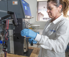 Com equipamentos analíticos especializados, Tecpar aprimora análises de alimentação escolar