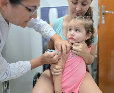 Paraná aplica 154 mil doses contra influenza no início da campanha de vacinação 2026
