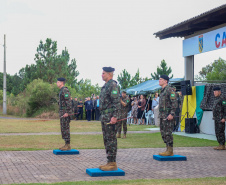 Darci Piana participa da troca de comando da 5ª Divisão de Exército, em Curitiba