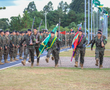 Darci Piana participa da troca de comando da 5ª Divisão de Exército, em Curitiba