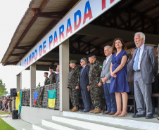 Darci Piana participa da troca de comando da 5ª Divisão de Exército, em Curitiba