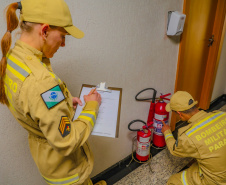 Bombeiros alertam para riscos em casas noturnas, cinemas e teatros e orientam como agir em emergências