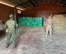 PMPR e PF prendem sete homens e apreendem 20 mil pacotes de cigarros contrabandeados no Noroeste