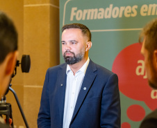 Educação promove 5º Encontro de Formadores em Foz do Iguaçu