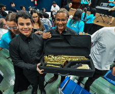 Paraná amplia incentivo à musicalização com entrega de instrumentos em Campo Mourão