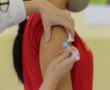 Sesa orienta sobre alimentação saudável e exercícios para reforçar a imunidade durante onda de frio no Paraná