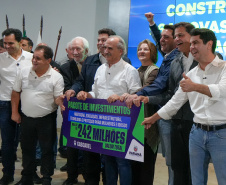 Governador autoriza 964 moradias e R$ 242 milhões em novos investimentos para Cascavel