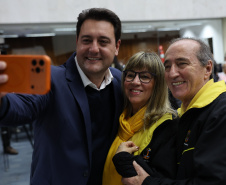 O governador Carlos Massa Ratinho Junior participa nesta terça-feira (26) da sessão solene em Homenagem da Assembleia Legislativa do Estado do Paraná às lideranças religiosas da Igreja Católica e à Conferência Nacional dos Bispos do Brasil – Regional Sul 2