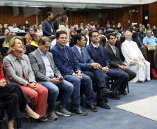 O governador Carlos Massa Ratinho Junior participa nesta terça-feira (26) da sessão solene em Homenagem da Assembleia Legislativa do Estado do Paraná às lideranças religiosas da Igreja Católica e à Conferência Nacional dos Bispos do Brasil – Regional Sul 2