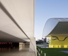 MON lança dois novos catálogos de exposições