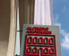 Nova residente artística investiga a história e arquitetura do Museu Casa Alfredo Andersen