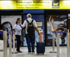 Estado e Anvisa realizam ação de vacinação em aeroportos do Paraná com foco na Copa do Mundo
