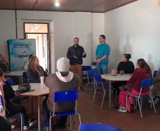 Ilha das Cobras recebe primeiras aulas da Escola do Mar com curso gratuito de gastronomia