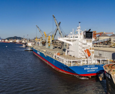 Fwd: Navio Sustentável em viagem inaugural atraca em Paranaguá