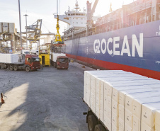 Fwd: Navio Sustentável em viagem inaugural atraca em Paranaguá