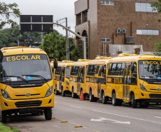 Educação realiza mais uma etapa da maior entrega de ônibus escolares da história