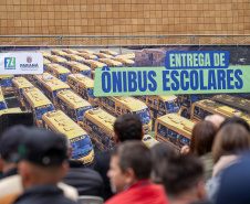 Educação realiza mais uma etapa da maior entrega de ônibus escolares da história