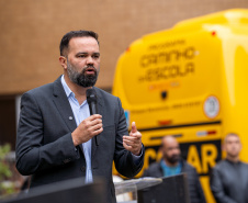 Educação realiza mais uma etapa da maior entrega de ônibus escolares da história