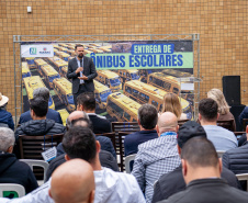 Educação realiza mais uma etapa da maior entrega de ônibus escolares da história