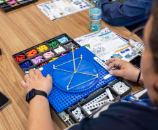 Educação adquire 120 kits para ensino de Matemática para alunos com deficiência visual