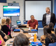 Educação adquire 120 kits para ensino de Matemática para alunos com deficiência visual