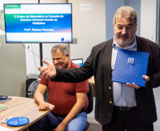 Educação adquire 120 kits para ensino de Matemática para alunos com deficiência visual