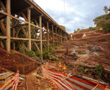  ponte sobre o Rio Ubá, na BR-153