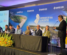 Viaje Paraná apresenta turismo estadual a profissionais do setor fiscal, em Foz do Iguaçu