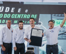 Ratinho Junior anuncia pacote de obras viárias e reforma de escolas em Sengés