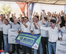 Ratinho Junior anuncia pacote de obras viárias e reforma de escolas em Sengés