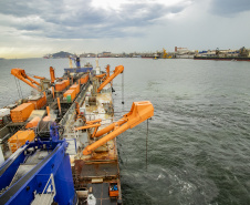 Portos do Paraná realiza campanha de dragagem de manutenção do Canal de Paranaguá