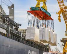 Fwd: Navio Sustentável em viagem inaugural atraca em Paranaguá