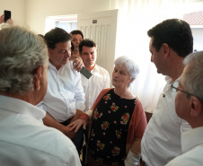 Governador destaca atendimento à terceira idade em visita ao Condomínio do Idoso de Cascavel