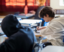 Inscrições para o Enem abrem nesta segunda (25); rede estadual oferece ferramentas gratuitas de preparação