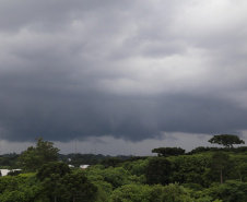 ABRIL TERMINA COM CHUVA E TEMPERATURAS ACIMA DA MÉDIA NA MAIOR PARTE DO PARANÁ