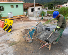Expansão de 1% na rede de esgoto pode evitar 476 internações, diz estudo do Ipardes