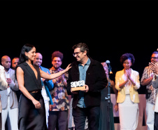 Balé Teatro Guaíra recebe Prêmio APCA em São Paulo