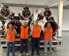  Em visita técnica na Europa, Estado finaliza compra de 8 robôs de combate a incêndios 