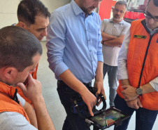  Em visita técnica na Europa, Estado finaliza compra de 8 robôs de combate a incêndios 