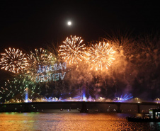 PONTE DRONE E FOGOS