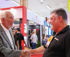Piana participa da abertura da maior feira de fornecedores automotivos do Paraná