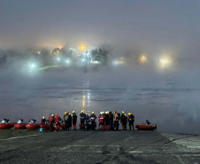 Bombeiros fazem treinamento operacional em Foz do Iguaçu com motoaquáticas de resgate inéditas no Brasil