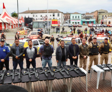 Estado entrega novas viaturas, motocicletas e embarcações para reforçar segurança no Litoral do Paraná