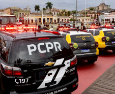 Estado entrega novas viaturas, motocicletas e embarcações para reforçar segurança no Litoral do Paraná