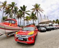 Estado entrega novas viaturas, motocicletas e embarcações para reforçar segurança no Litoral do Paraná