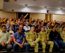 Corpo de Bombeiros realiza palestra sobre modernização e novas normas de segurança contra incêndio