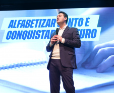 GOV PREMIO ALFABETIZA JUNTOS